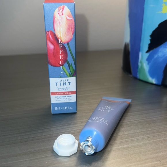 NIB Bloom Effects Tulip Tint Lip & Cheek Balm in Crispa Coral, 13 mL - Picture 4 of 4